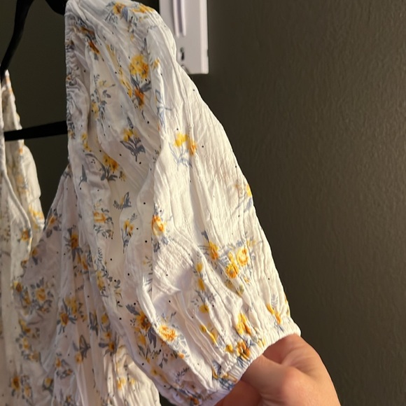 1 hour sale. Free People, floral top (Angela body suit, snaps at crotch), medium - Picture 4 of 11